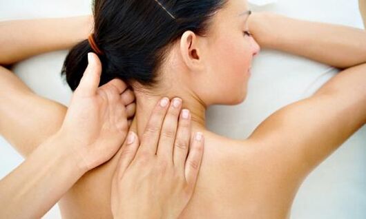 Massage des colonnes cervicales pour l'ostéochondose